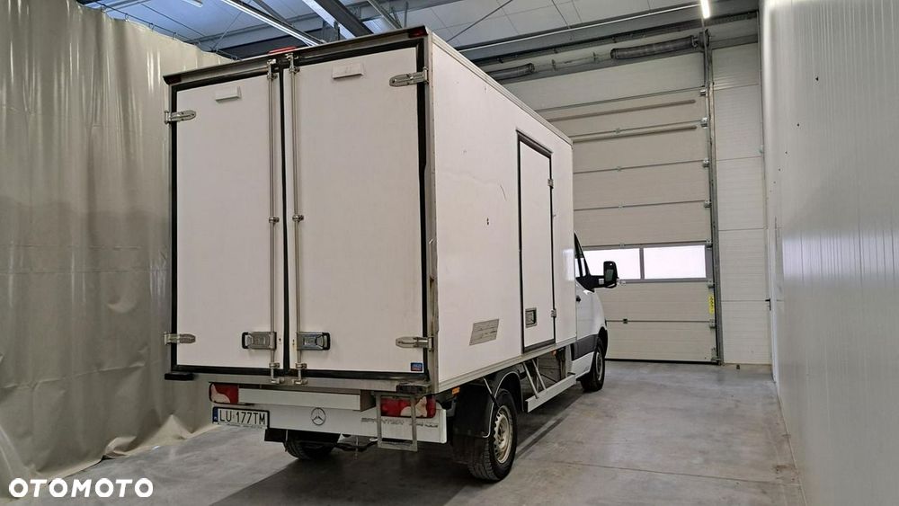 Mercedes-Benz Sprinter - 4