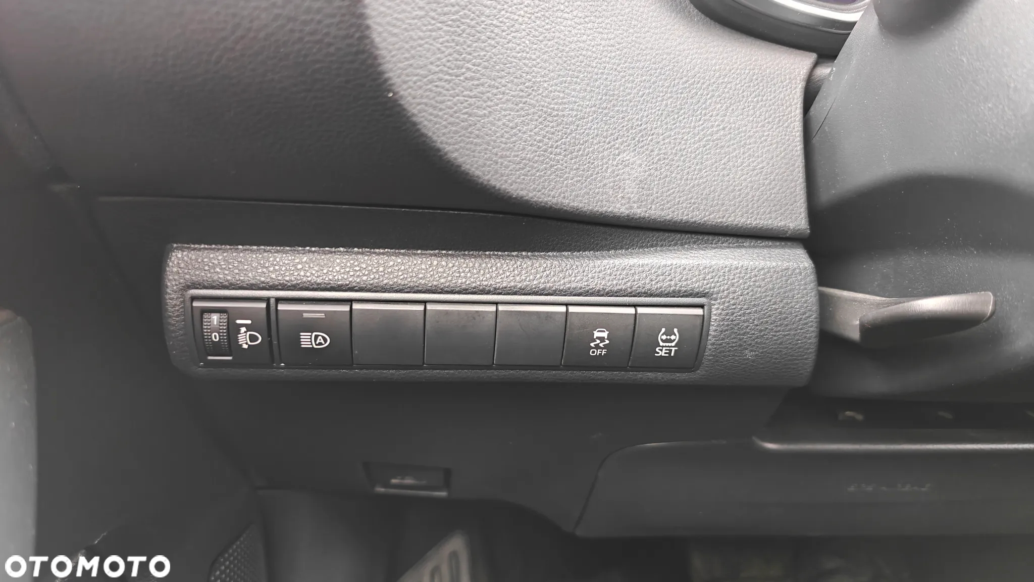 Toyota Corolla 1.8 Hybrid Comfort - 29