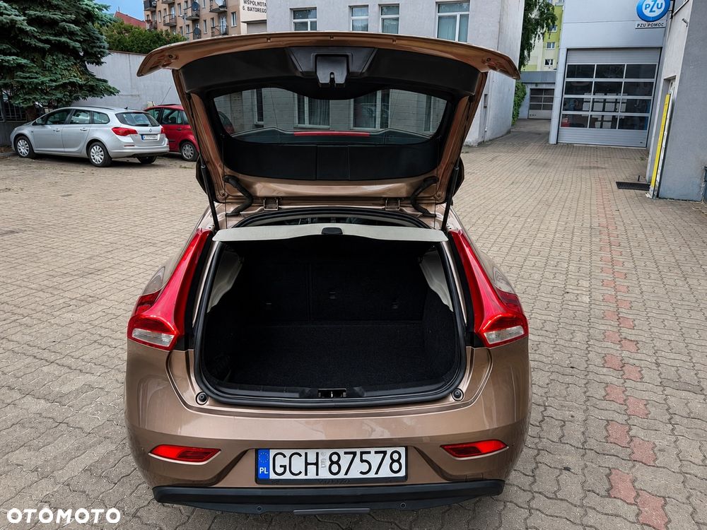 Volvo V40 D2 Summum - 14