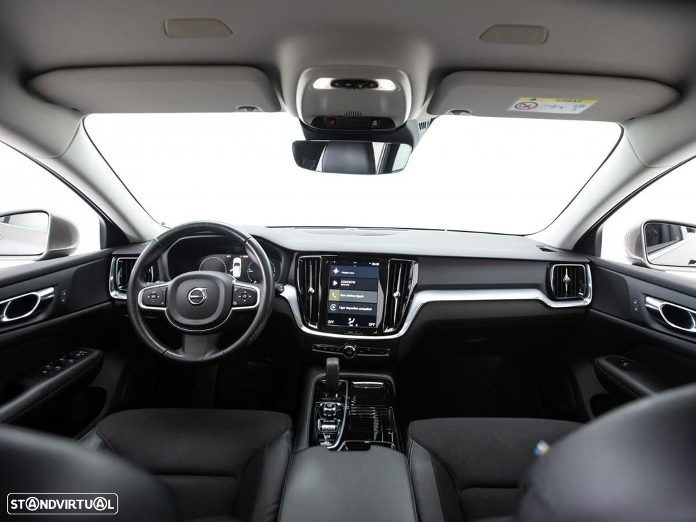 Volvo V60 2.0 T8 AWD TE Momentum Plus - 7