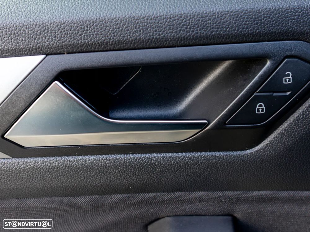 VW T-Roc 1.0 TSI Urban - 24