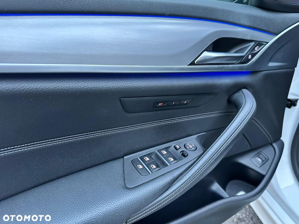 BMW Seria 5 520d xDrive M Sport sport - 13