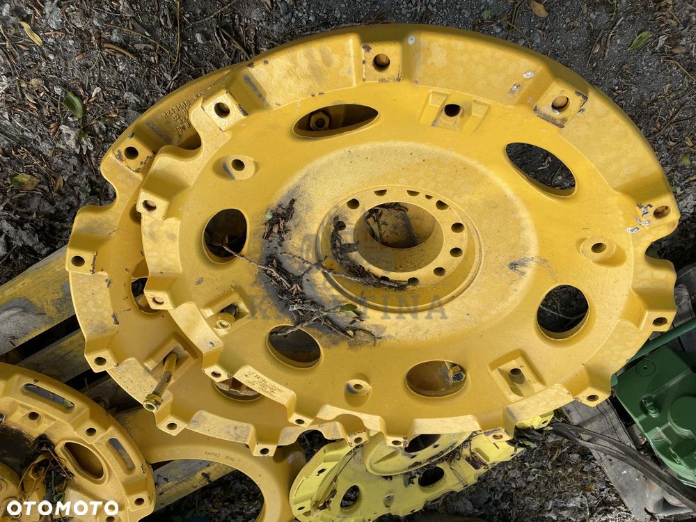 John Deere 7R250 8R230 8370R - piasta R243081 - 1