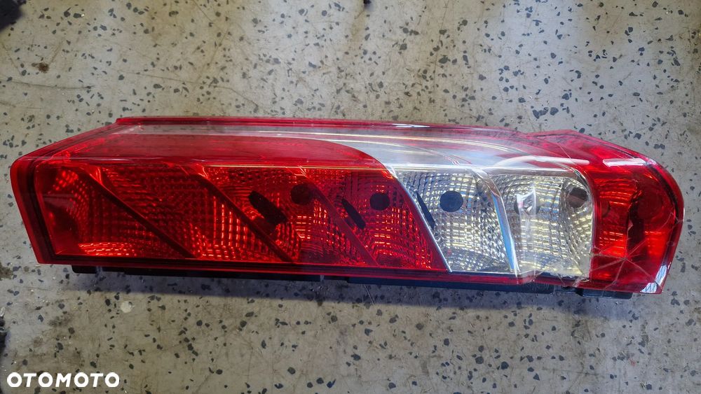 IVECO DAILY VI LAMPA TYŁ PRAWA 5801523227 - 1