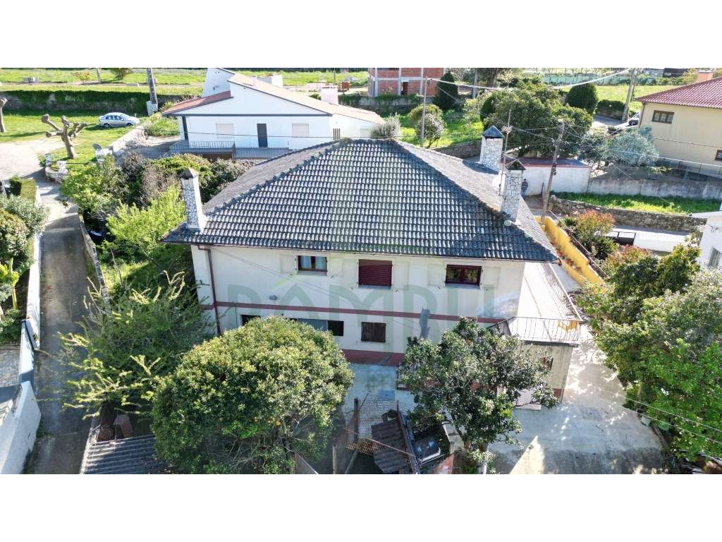 Moradia T3 + T3 em Moledo - a dois minutos da Praia - Grande imagem: 5/18