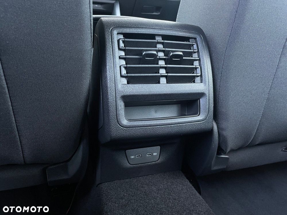 Volkswagen Golf Variant - 27