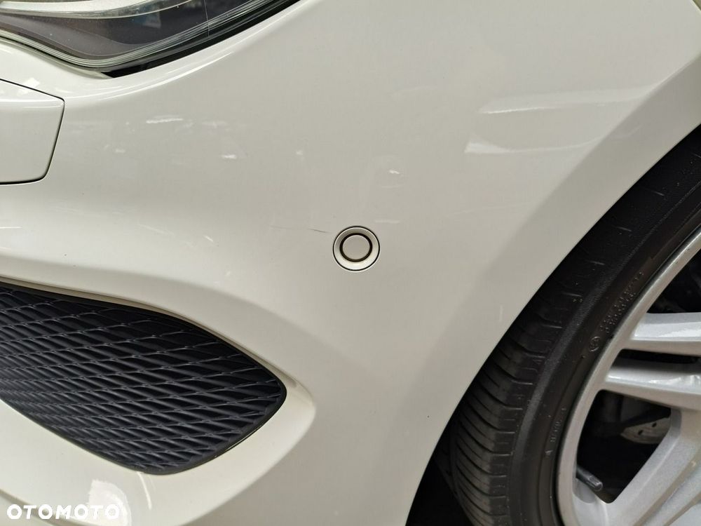 Mercedes-Benz CLA 180 7G-DCT AMG Line - 10