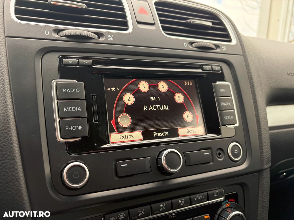 Volkswagen Golf 1.6 TDI DPF BlueMotion Technology Highline - 19