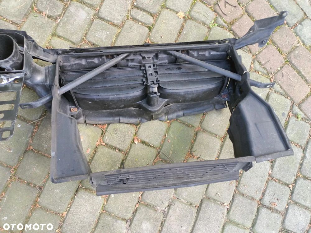 Żaluzja roleta wlot pas wspornik BMW E60 E61 przed lift beznyna 7050537 - 5