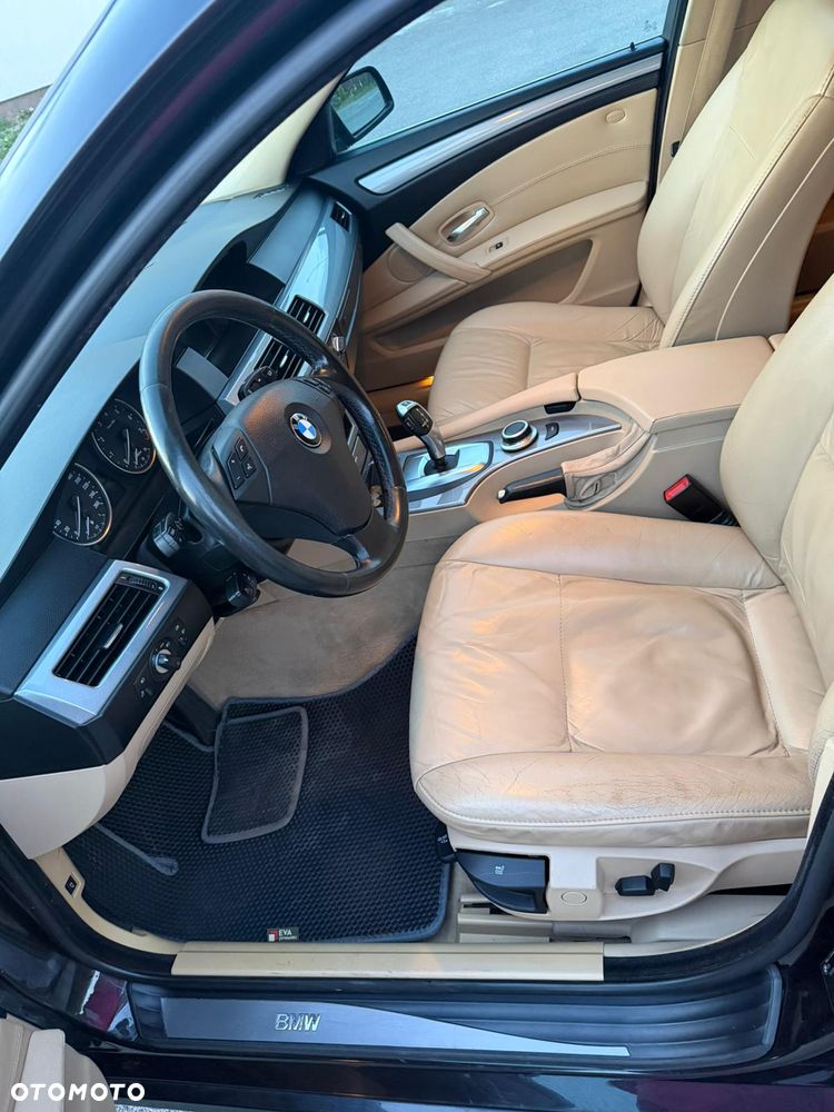 BMW Seria 5 525i - 11