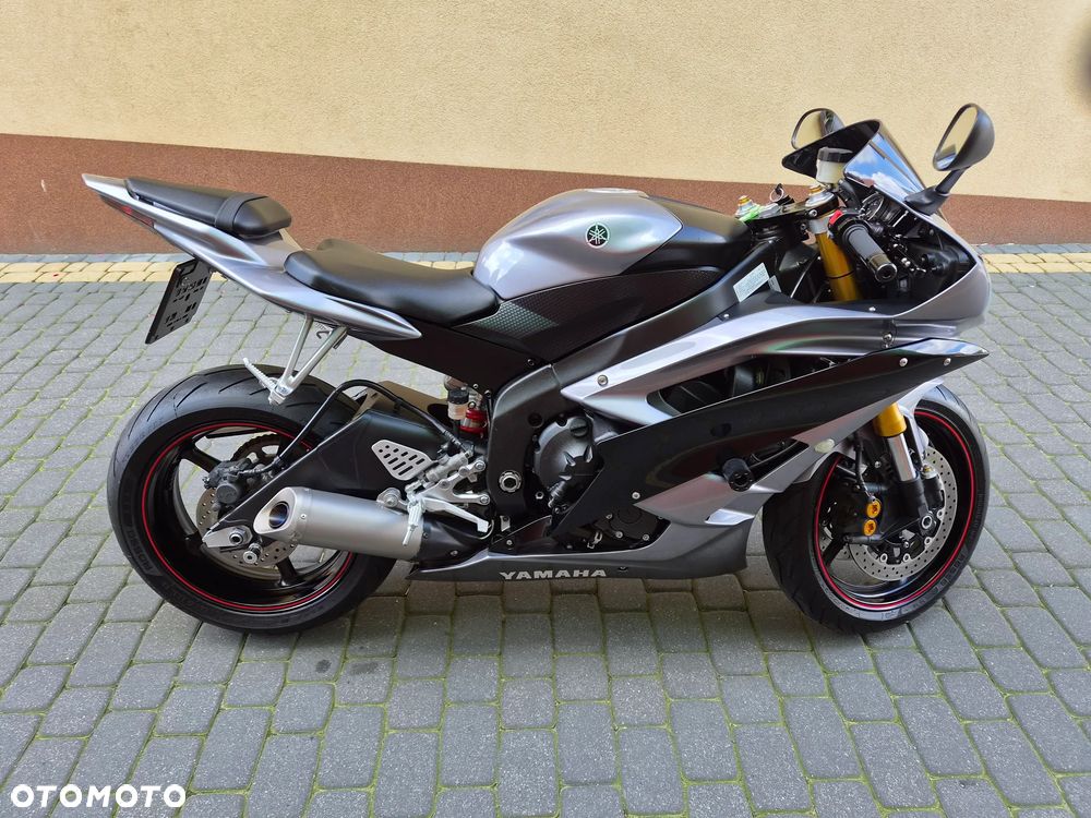 Yamaha YZF - 6