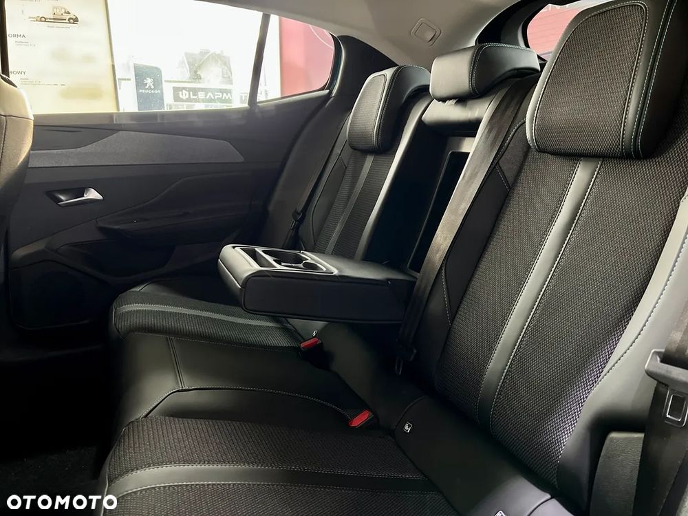 Peugeot 408 1.2 PureTech mHEV Allure S&S e-DSC6 - 7