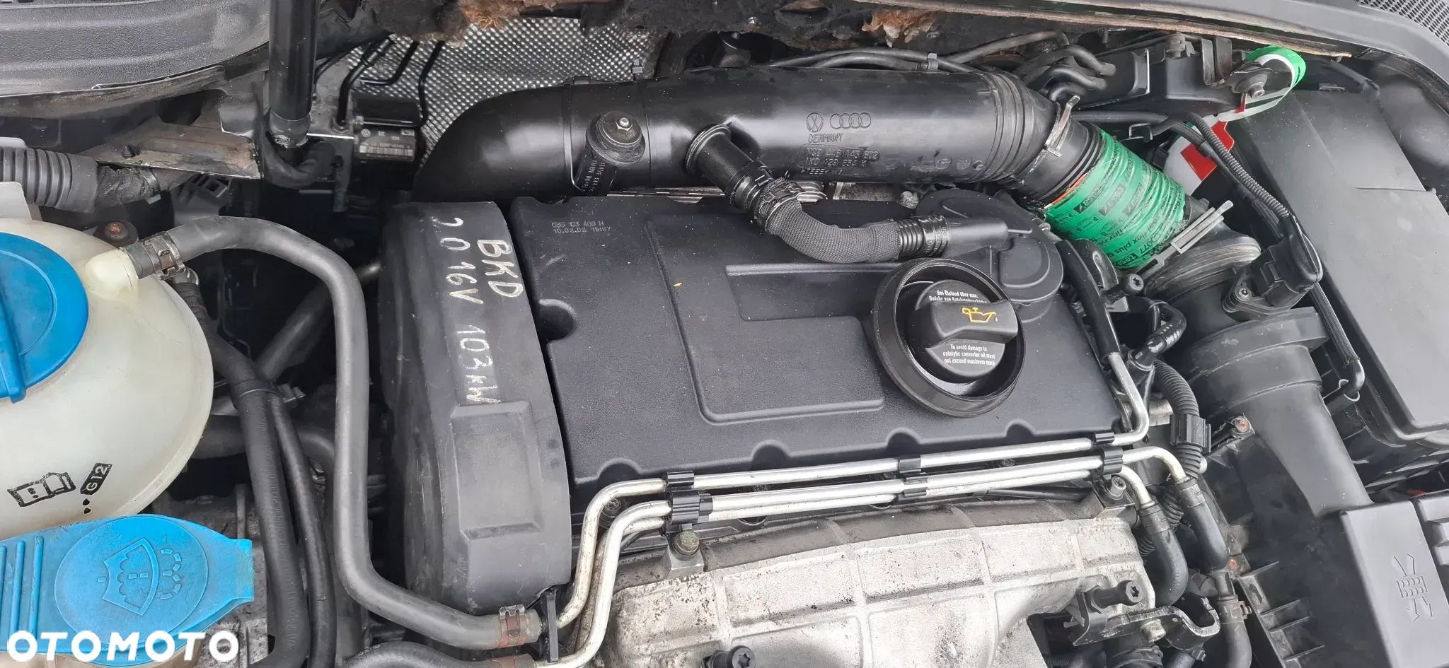 AUDI A3 8P 2.0 TDI silnik słupek  BKD - 1