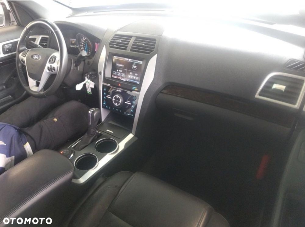 Ford Explorer - 5