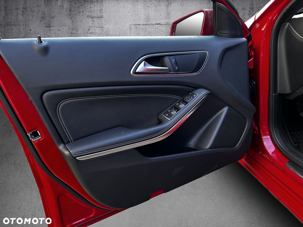 Mercedes-Benz Klasa A 180 (BlueEFFICIENCY) Urban - 14