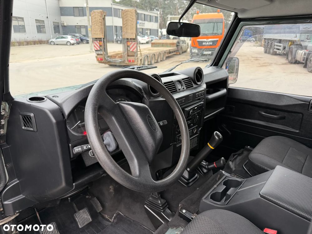 Land Rover Defender 2.4 TD4 S - 25