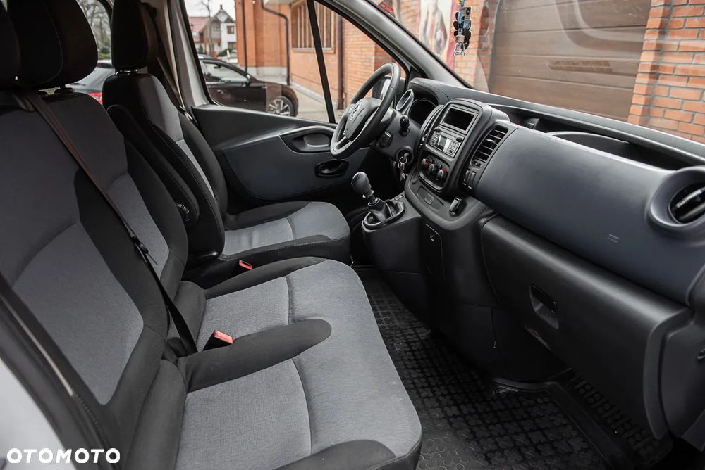 Opel Vivaro - 24