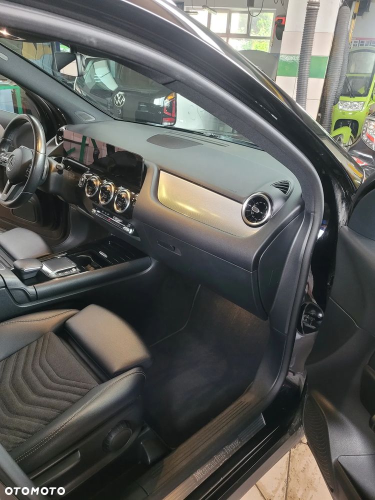 Mercedes-Benz GLA 200 - 18