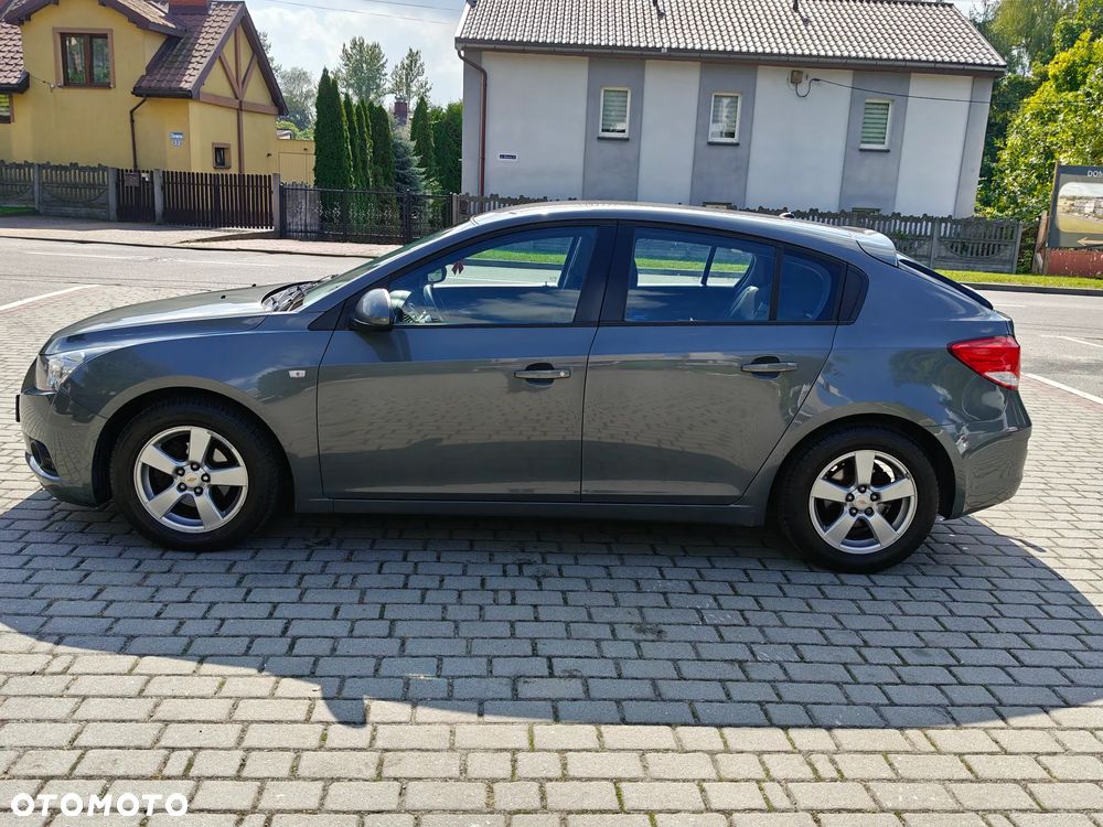 Chevrolet Cruze 1.6 LT - 10