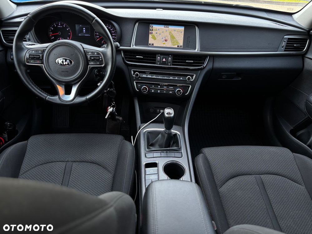 Kia Optima 2.0 L - 13