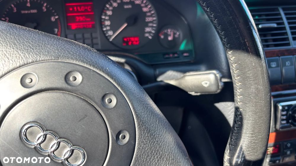Audi A8 2.8 Tiptronic - 26