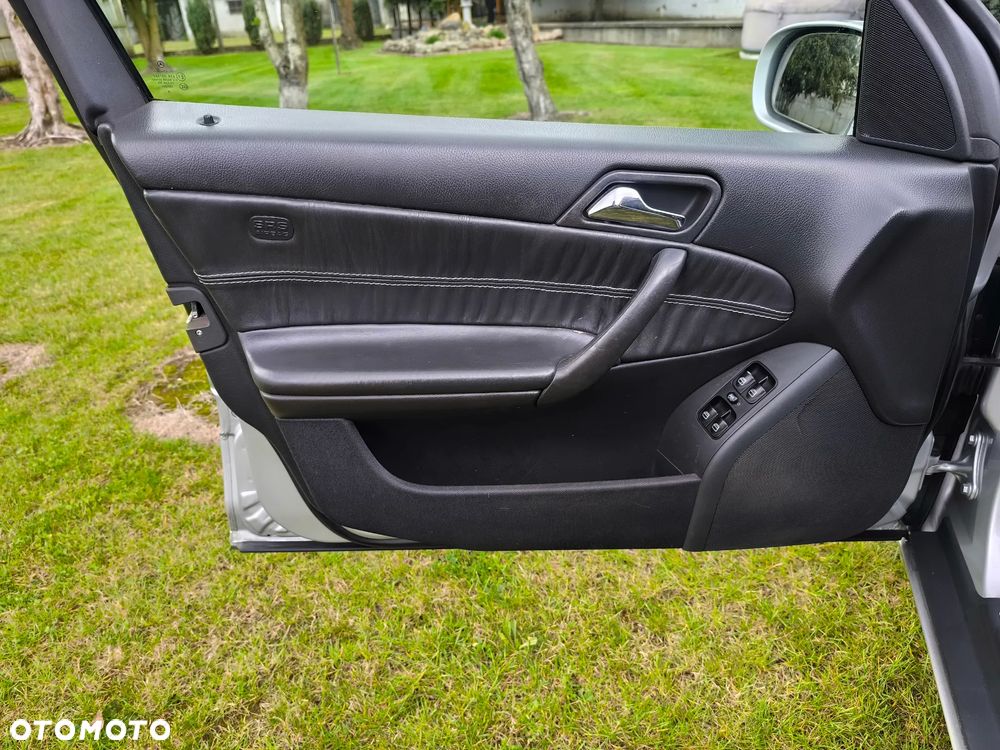 Mercedes-Benz Klasa C - 27
