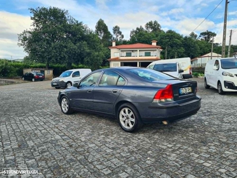 Volvo S60 2.4 D5 Nivel 3 - 4