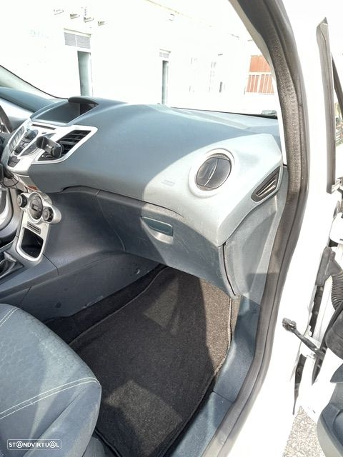 Ford Fiesta 1.25 Titanium 124g - 21