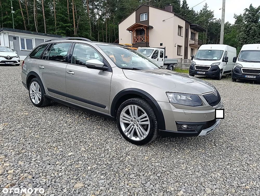 Skoda Octavia Scout 2.0 TDI 4x4 DSG - 2