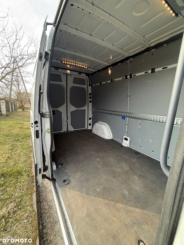 Mercedes-Benz SPRINTER - 10