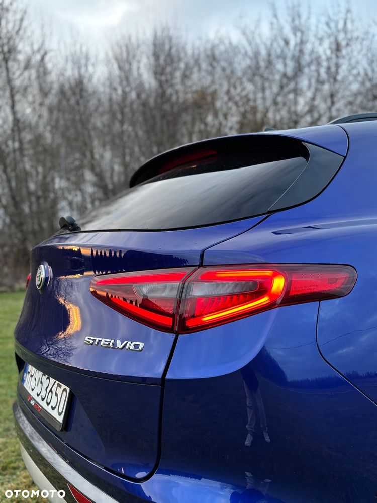 Alfa Romeo Stelvio 2.0 Turbo 16V AT8-Q4 Veloce - 14