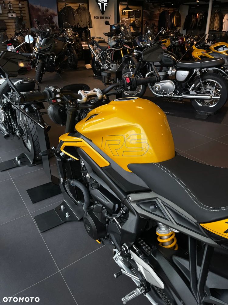 Triumph Street Triple - 14