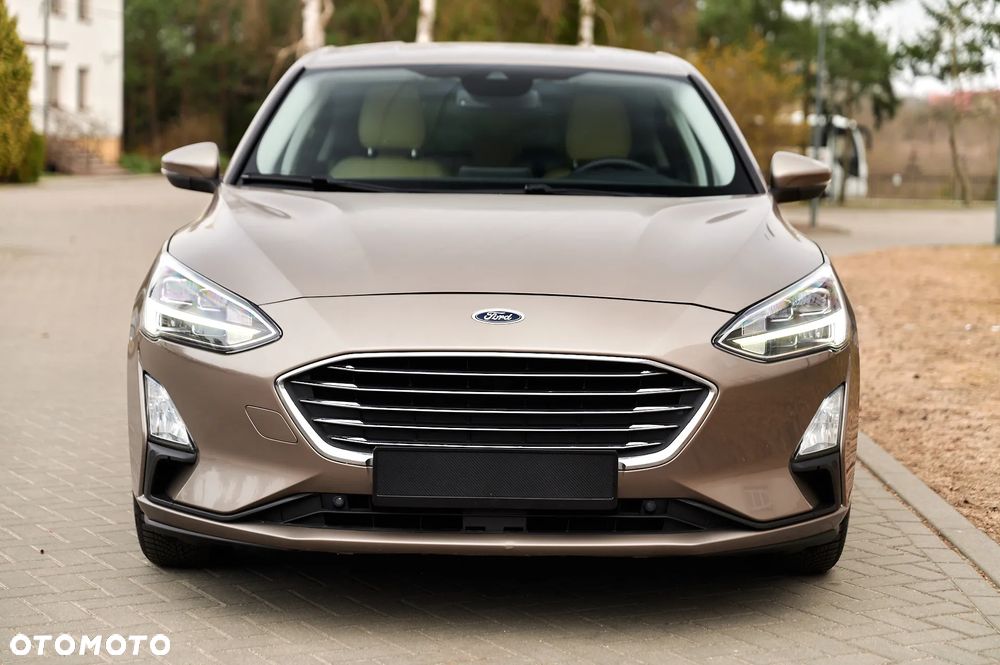 Ford Focus 1.5 EcoBlue Start-Stopp-System TITANIUM DESIGN - 12