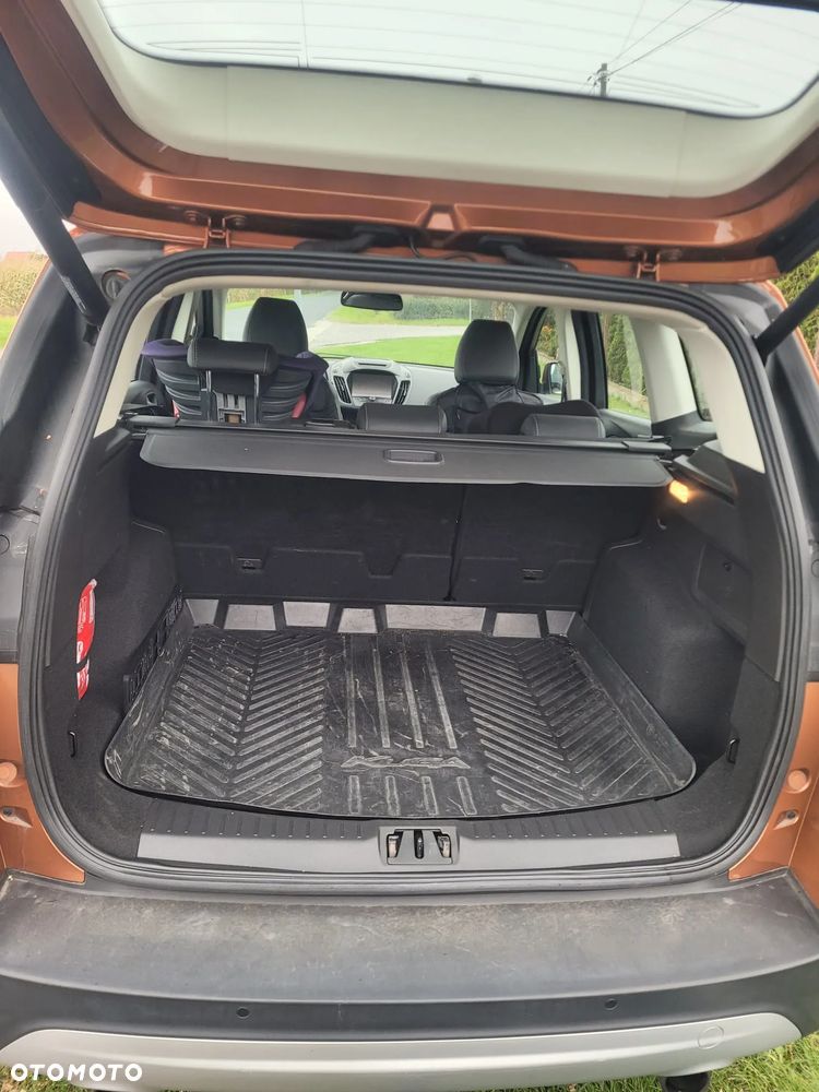Ford Kuga 1.5 EcoBoost 2x4 Titanium - 9