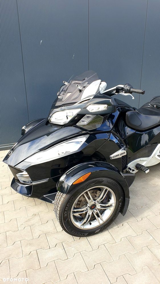 Can-Am Spyder - 14