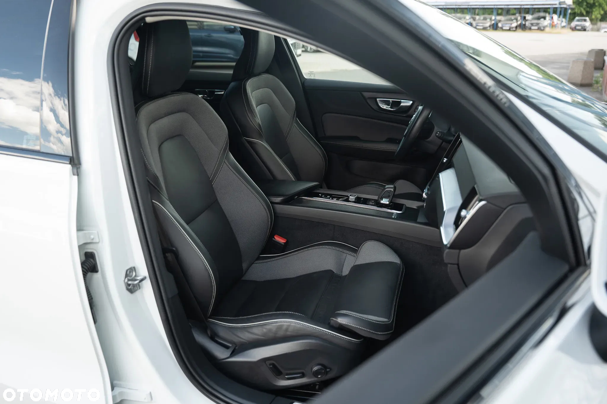 Volvo V60 Cross Country B4 D AWD Geartronic Pro - 21