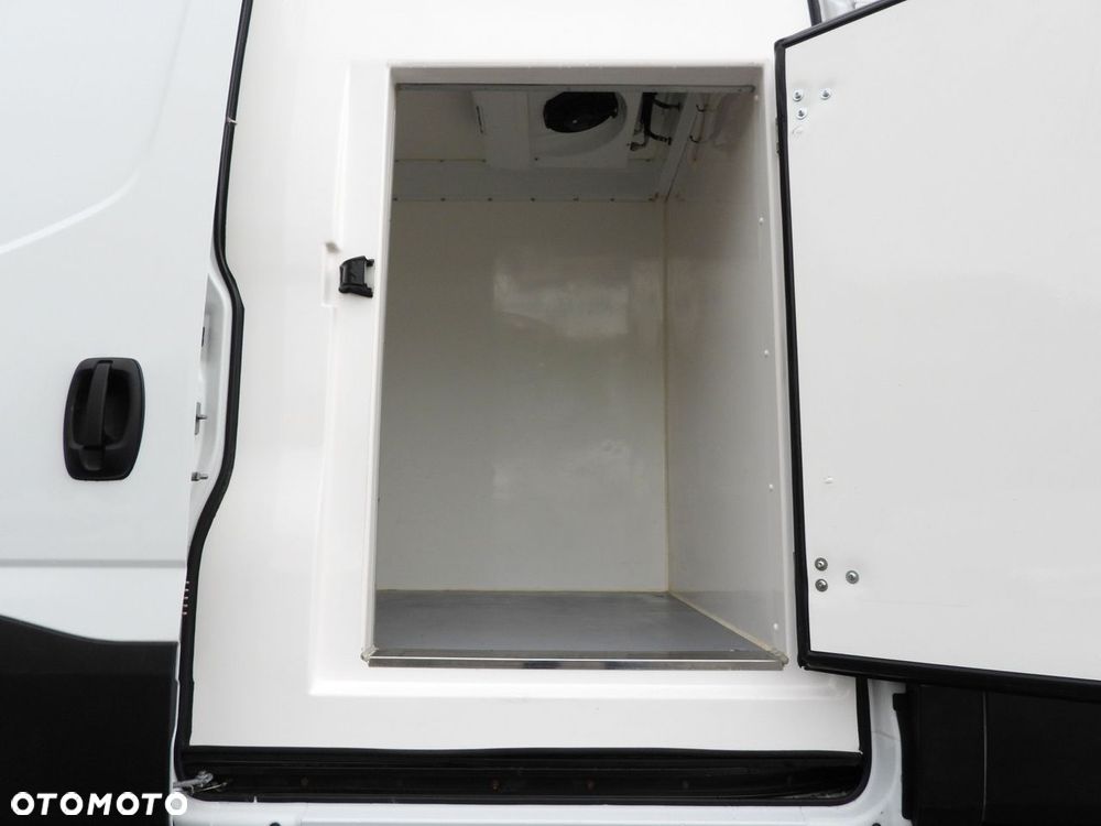 Iveco DAILY 35S14 FURGON CHŁODNIA -10*C ZASILANIE 230V TEMPOMAT AUTOMAT HI-MATIC KLIMATYZACJA  140KM - 26