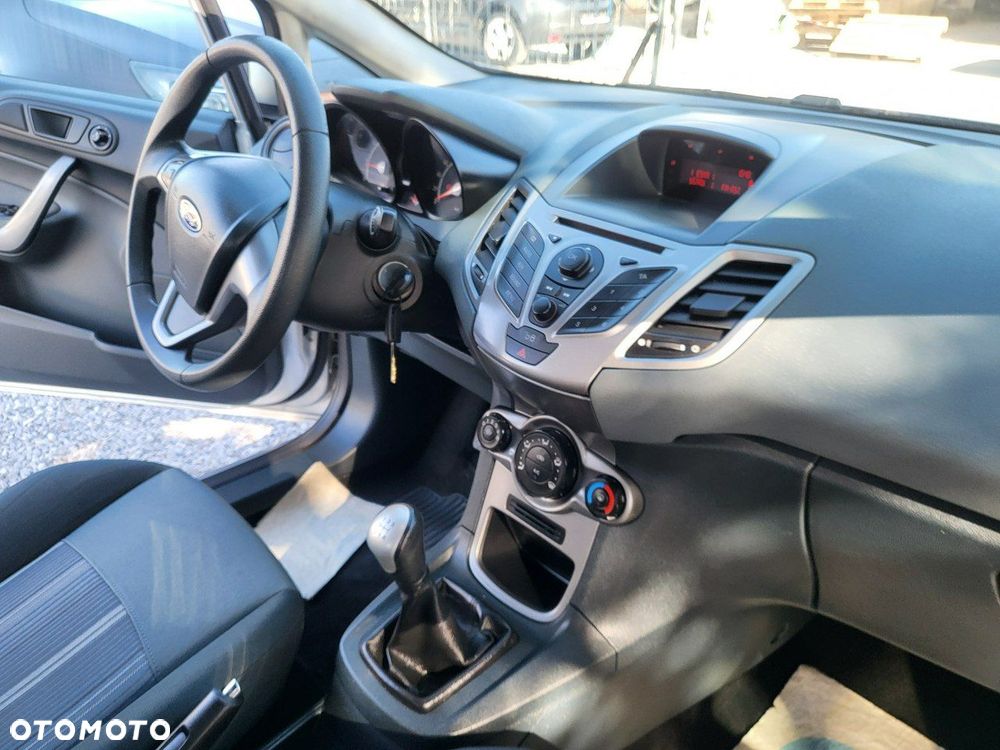 Ford Fiesta - 15