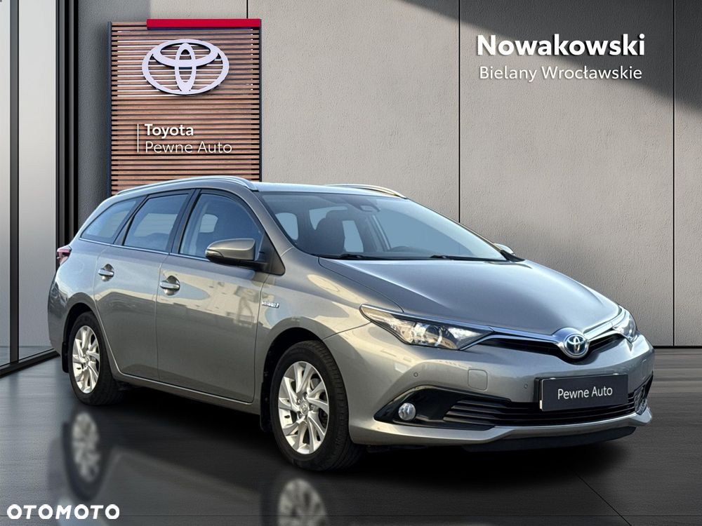 Toyota Auris Hybrid 135 Premium - 26