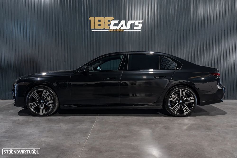 BMW 750 e xDrive - 32
