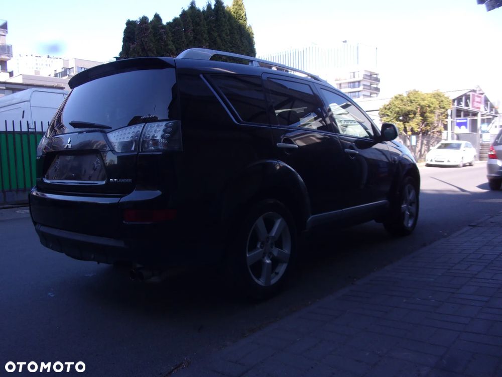 Mitsubishi Outlander - 17