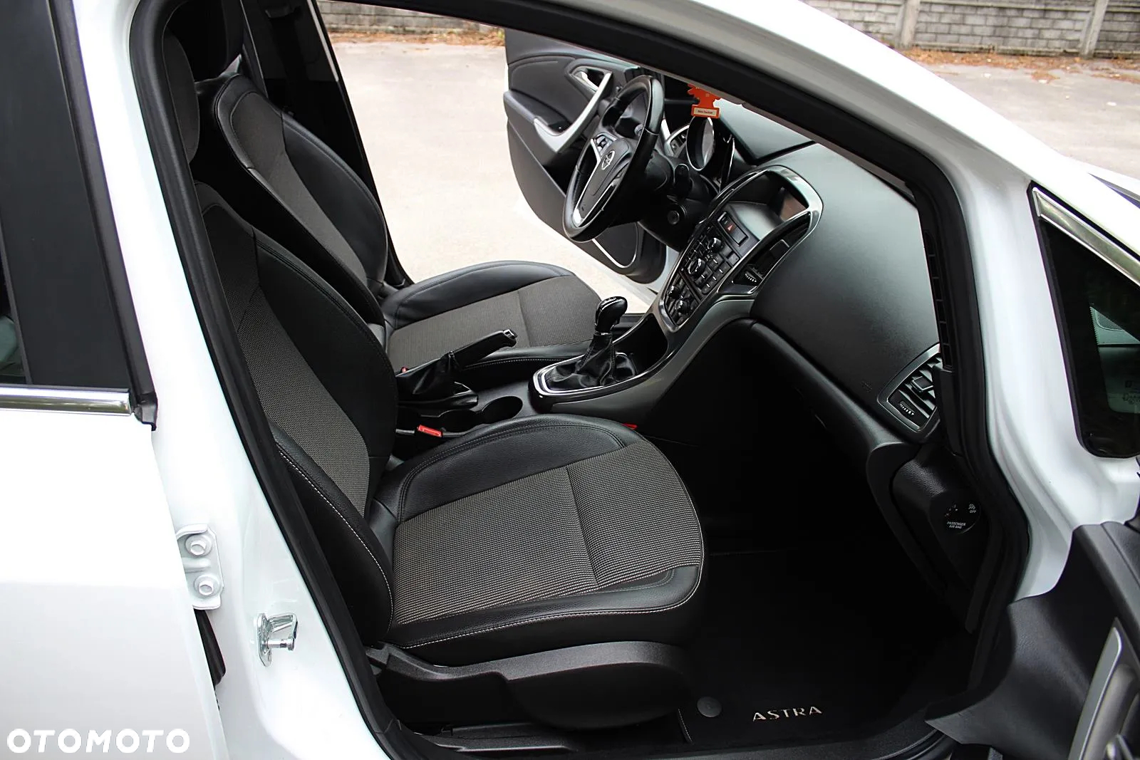 Opel Astra 1.7 CDTI DPF Cosmo - 14
