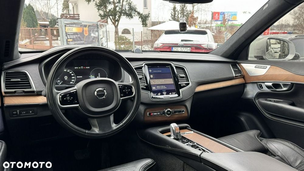 Volvo XC 90 - 8