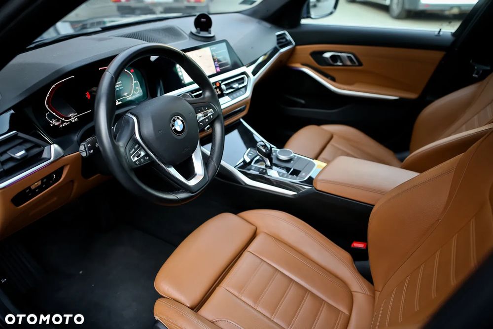 BMW Seria 3 330e xDrive M Sport - 5