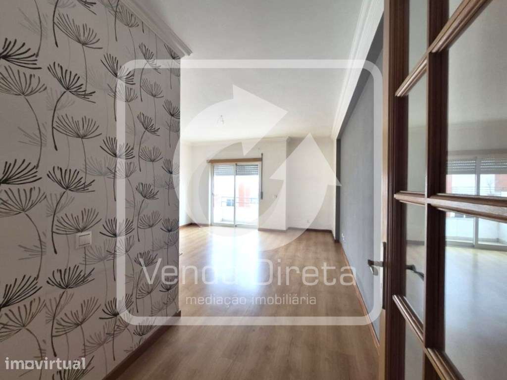 Apartamento T2 com excelentes áreas, elevador e luz natural - Feijó... - Grande imagem: 4/34