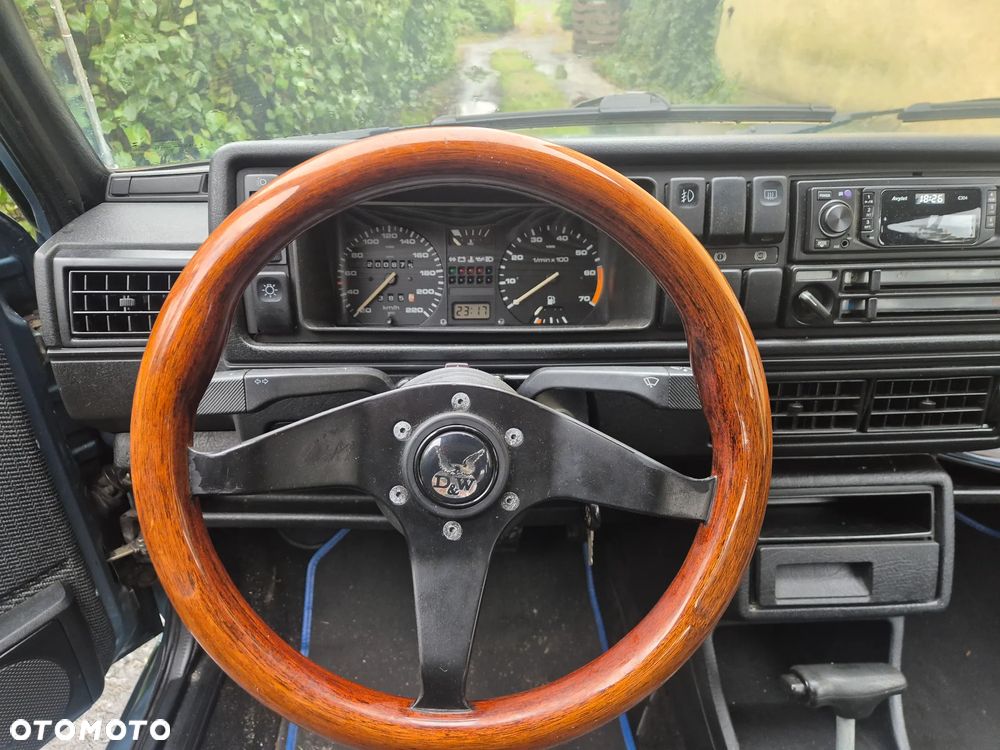 Volkswagen Golf 1.8 GL - 15