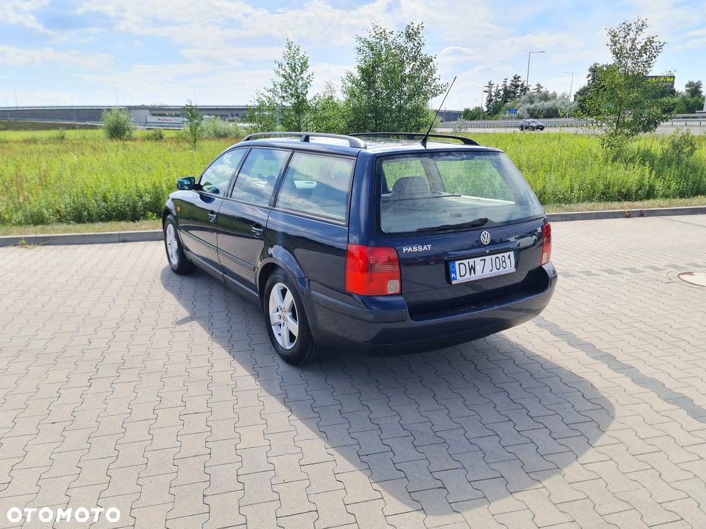 Volkswagen Passat 1.8 - 4