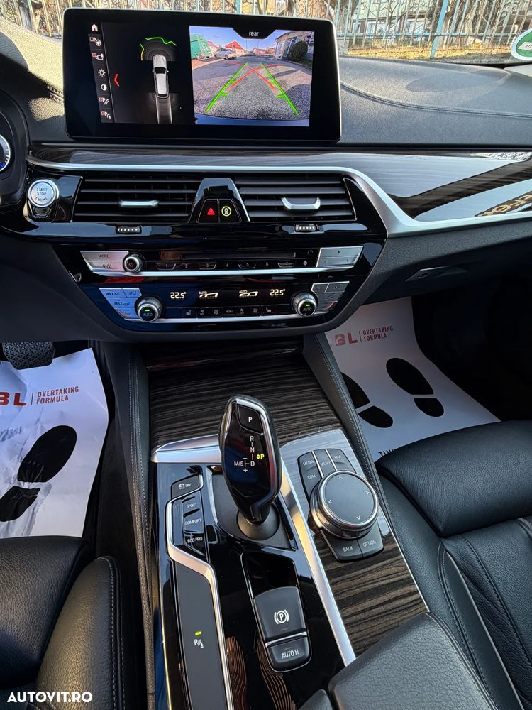 BMW Seria 5 520d xDrive Touring Aut. Luxury Line - 12