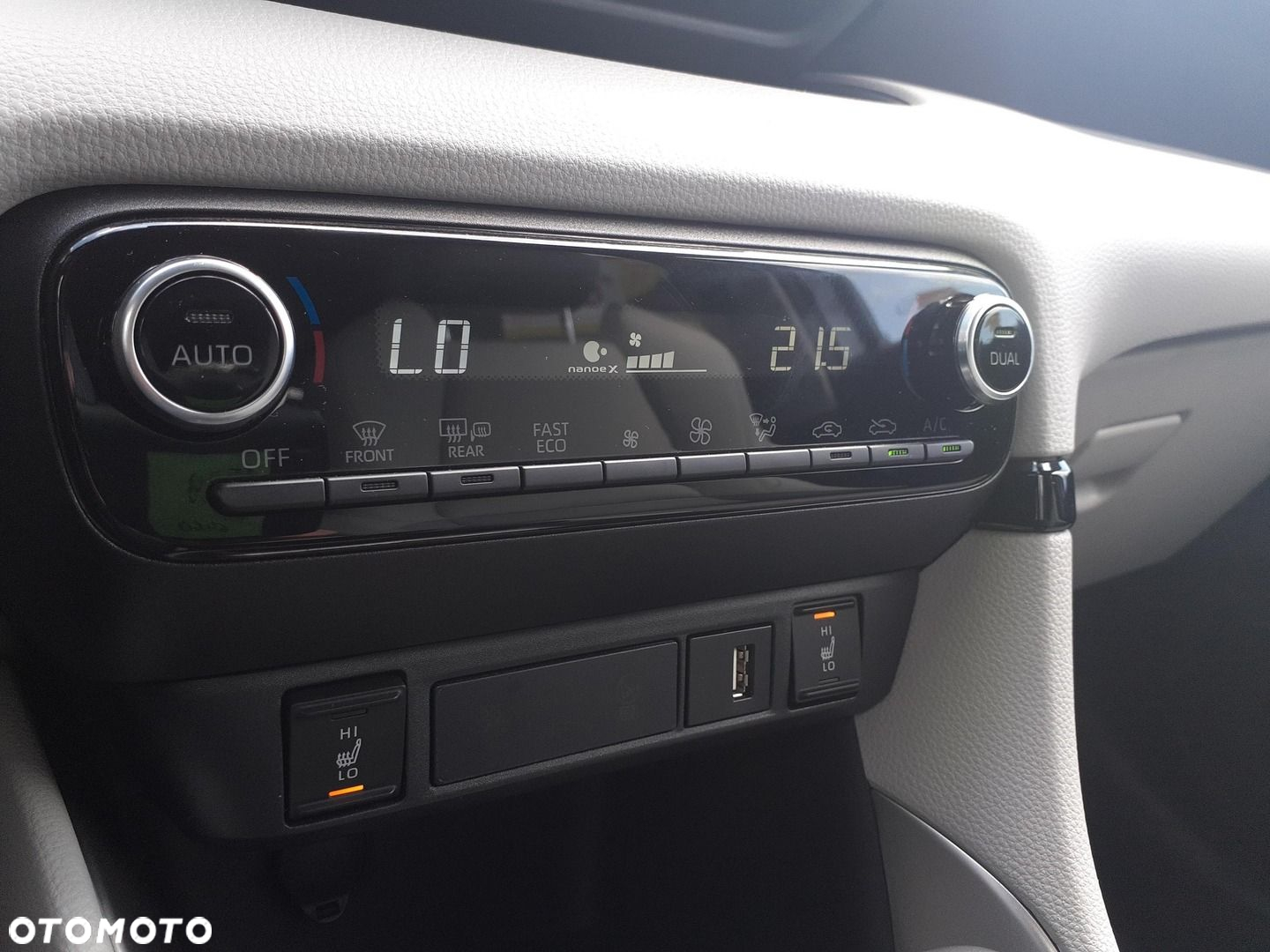 Toyota Yaris - 16