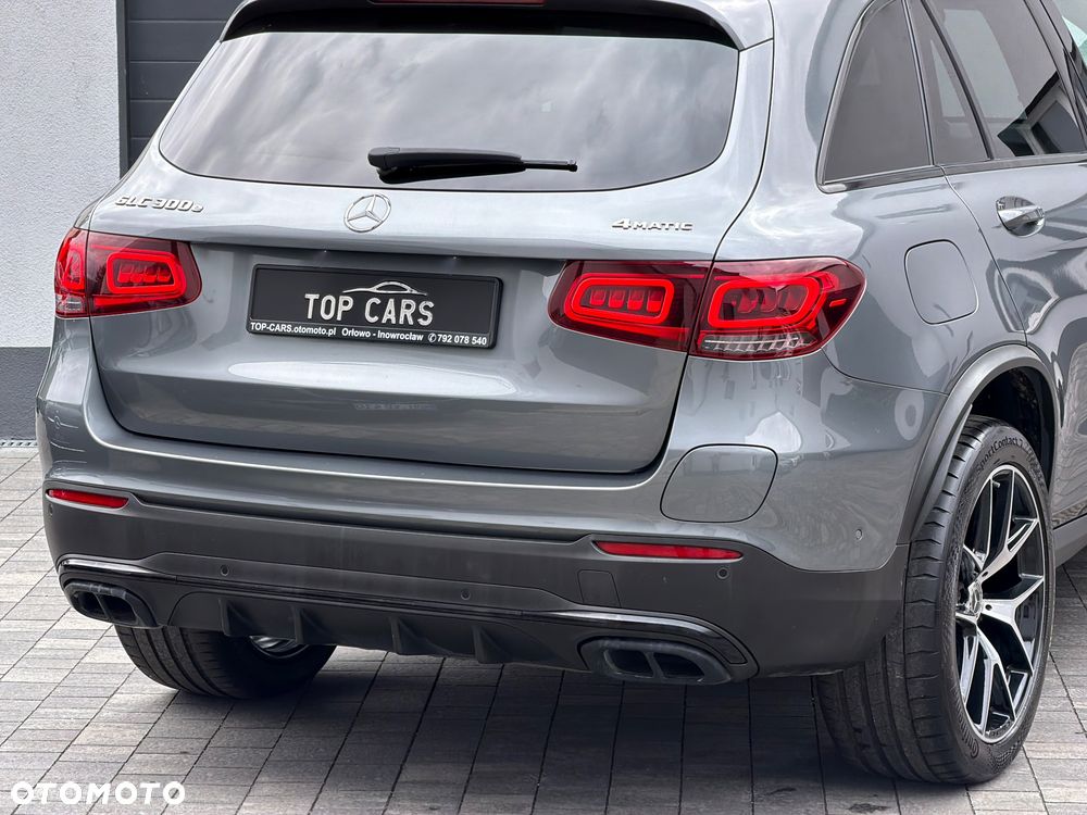 Mercedes-Benz GLC 300 e 4Matic 9G-TRONIC Edition AMG Line - 33
